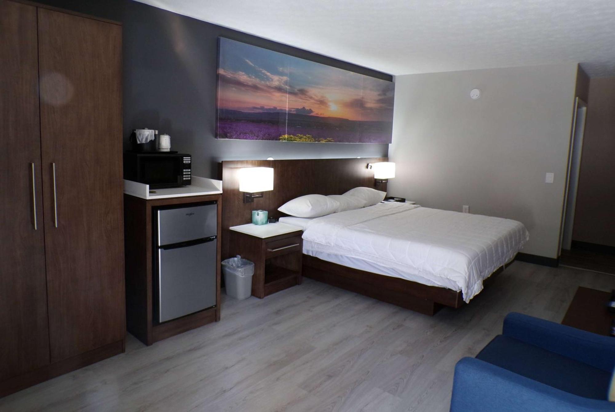 Luxor Inn & Suites, A Travelodge By Wyndham Elkins Zewnętrze zdjęcie