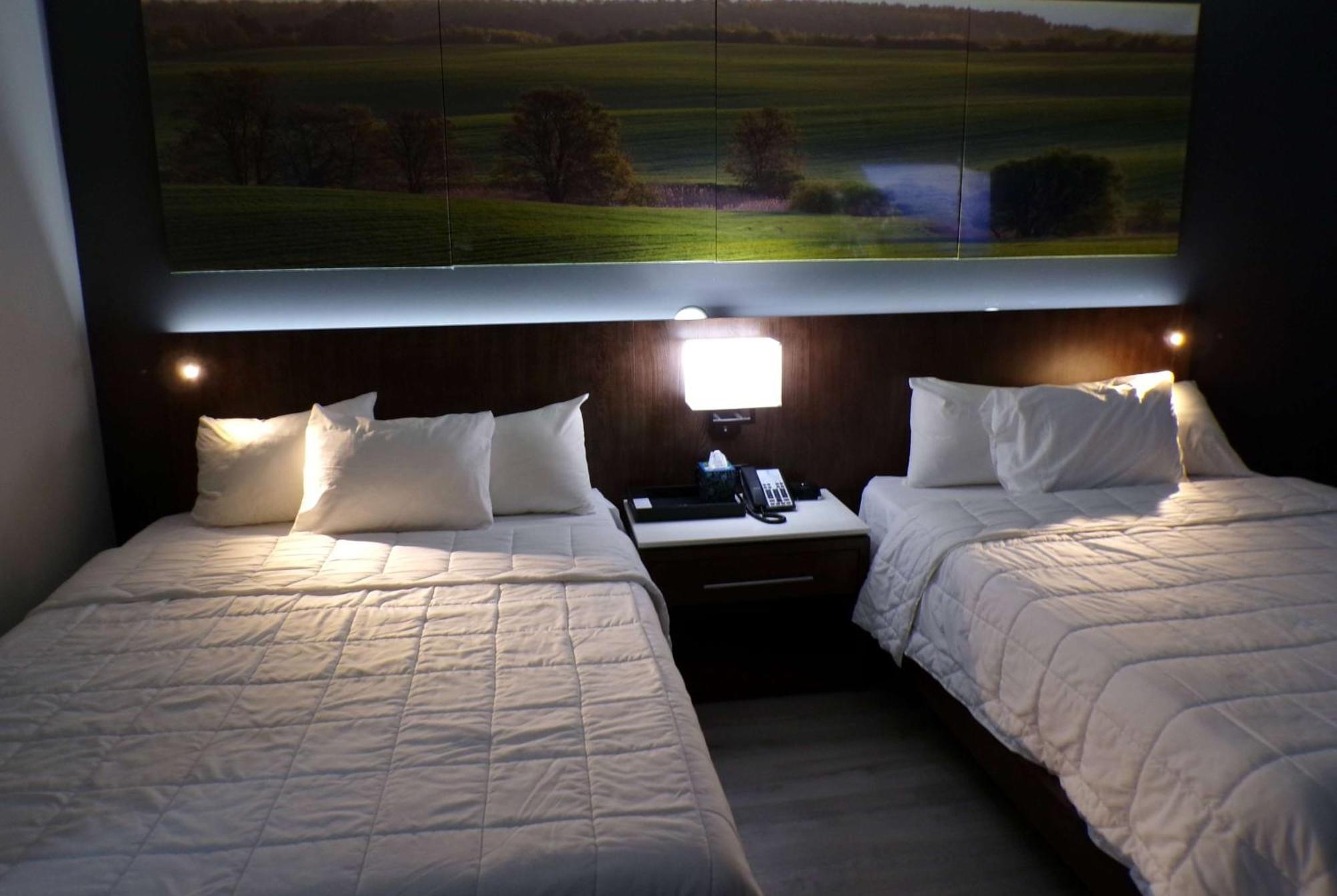 Luxor Inn & Suites, A Travelodge By Wyndham Elkins Zewnętrze zdjęcie