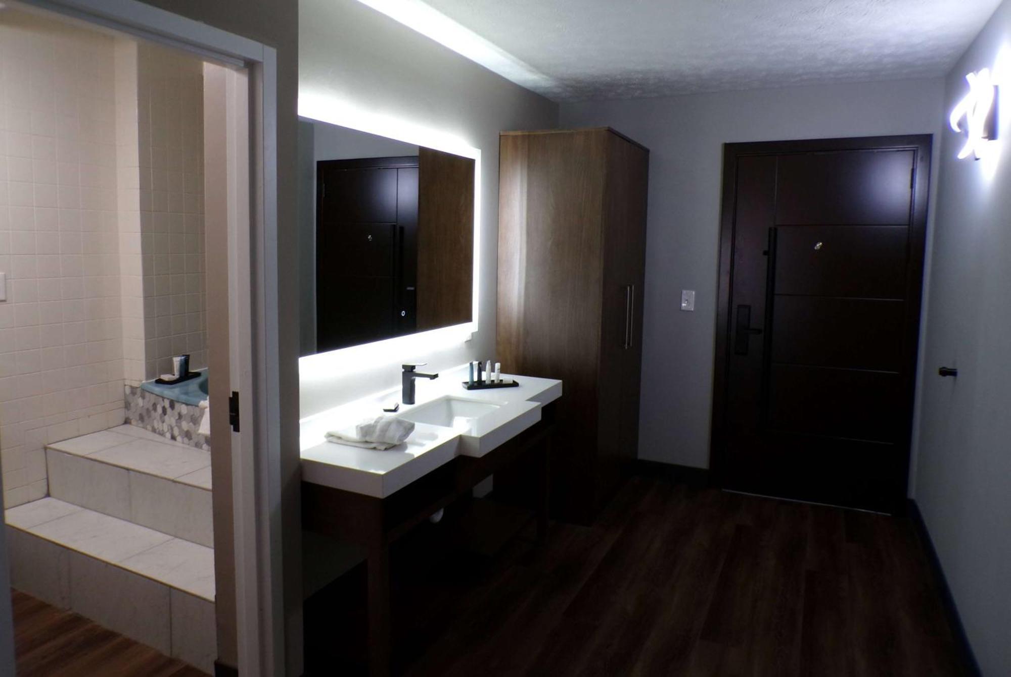 Luxor Inn & Suites, A Travelodge By Wyndham Elkins Zewnętrze zdjęcie