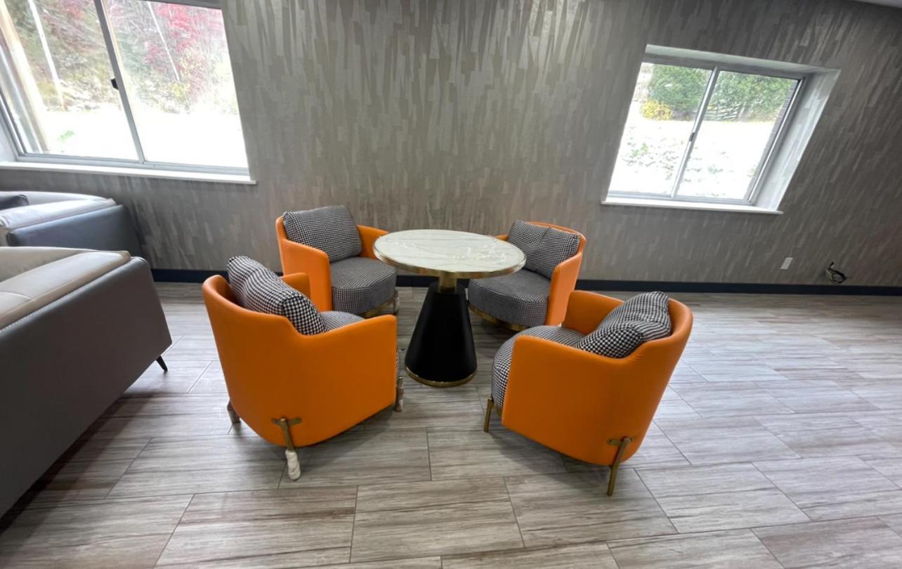 Luxor Inn & Suites, A Travelodge By Wyndham Elkins Zewnętrze zdjęcie