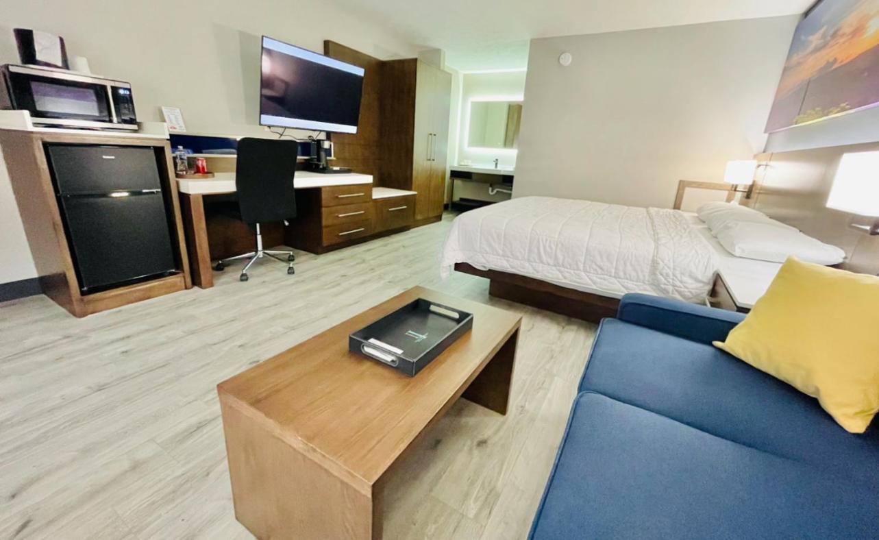 Luxor Inn & Suites, A Travelodge By Wyndham Elkins Zewnętrze zdjęcie