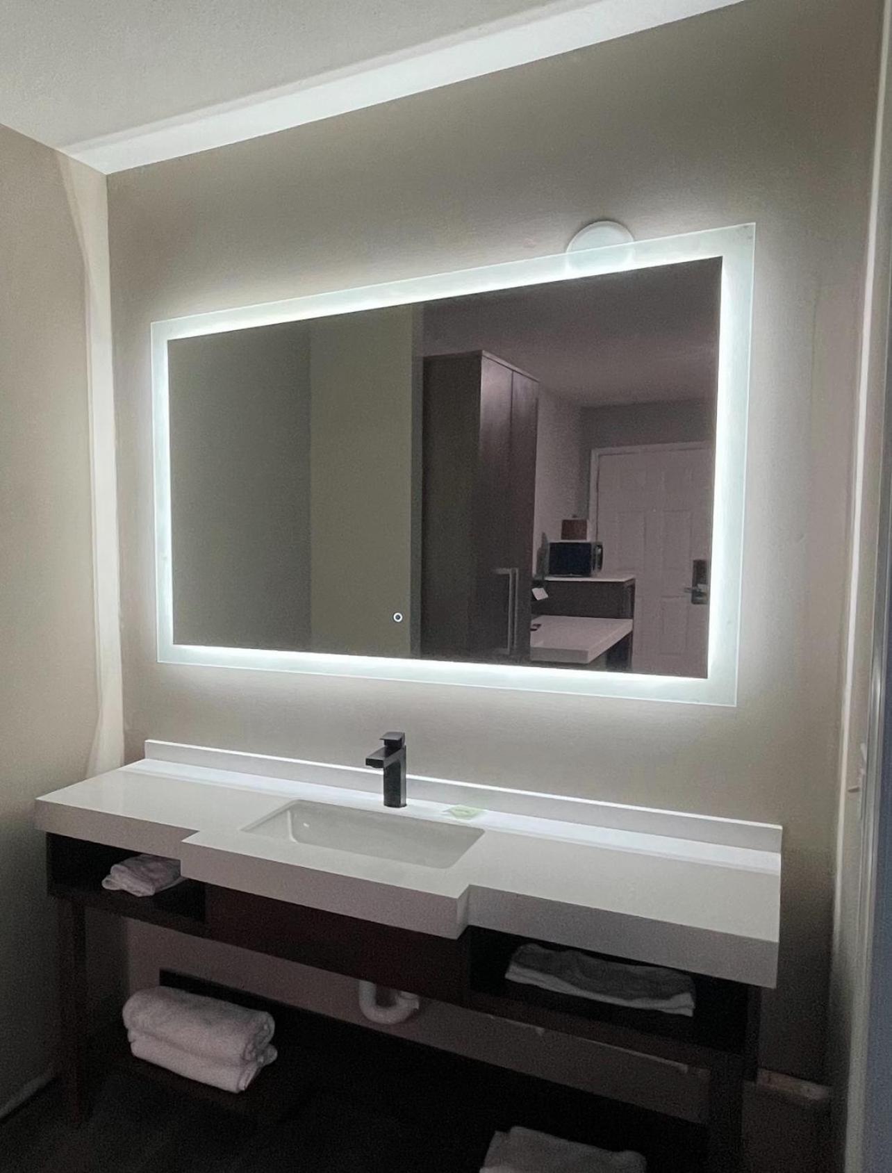 Luxor Inn & Suites, A Travelodge By Wyndham Elkins Zewnętrze zdjęcie