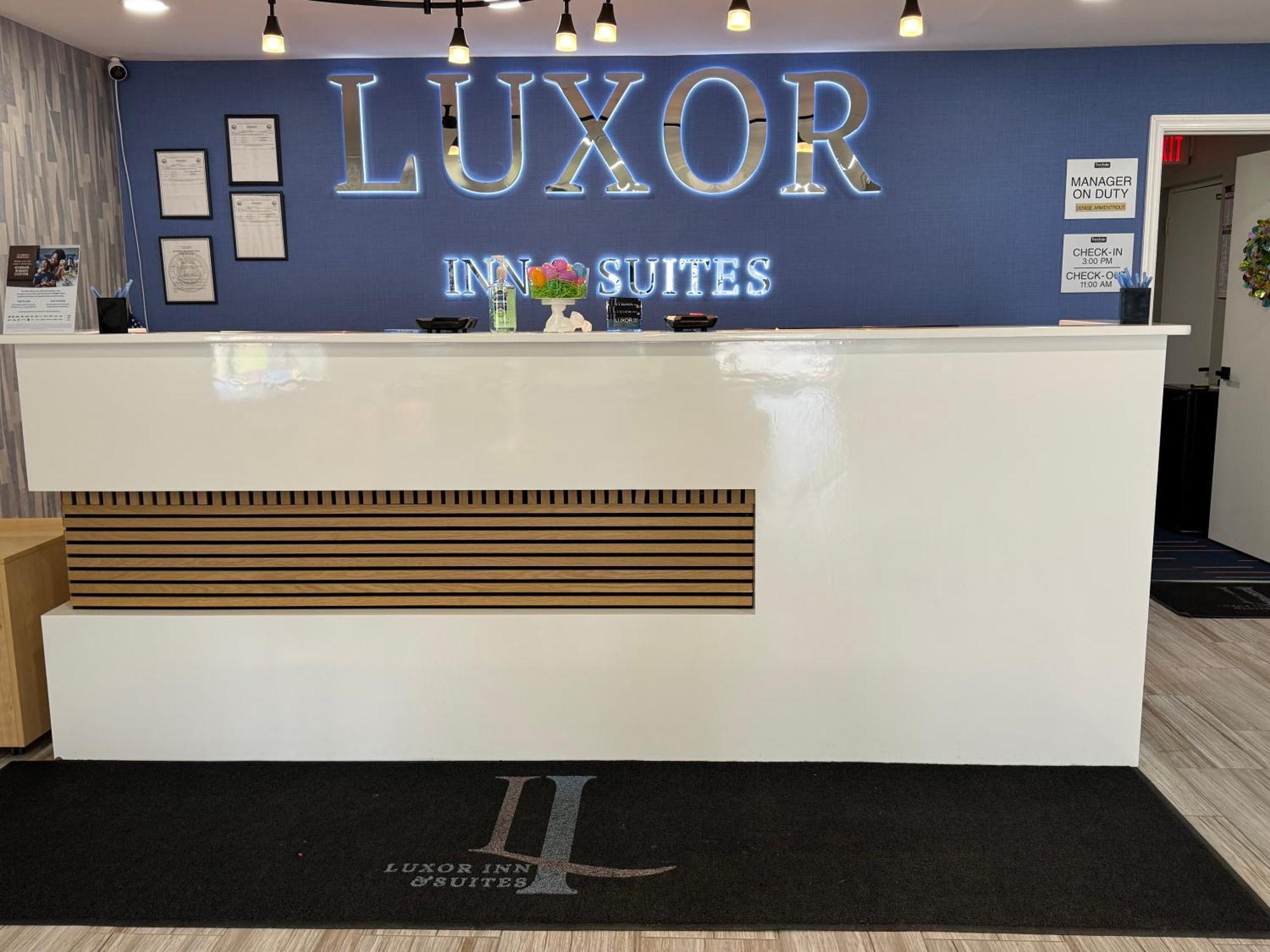 Luxor Inn & Suites, A Travelodge By Wyndham Elkins Zewnętrze zdjęcie